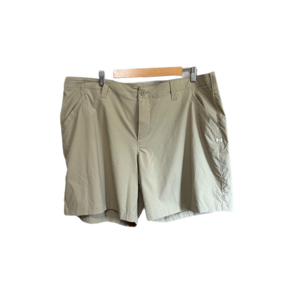 Under Armour Shorts Mens 40 Khaki Excellent HeatGear Loose Fit Performance Golf